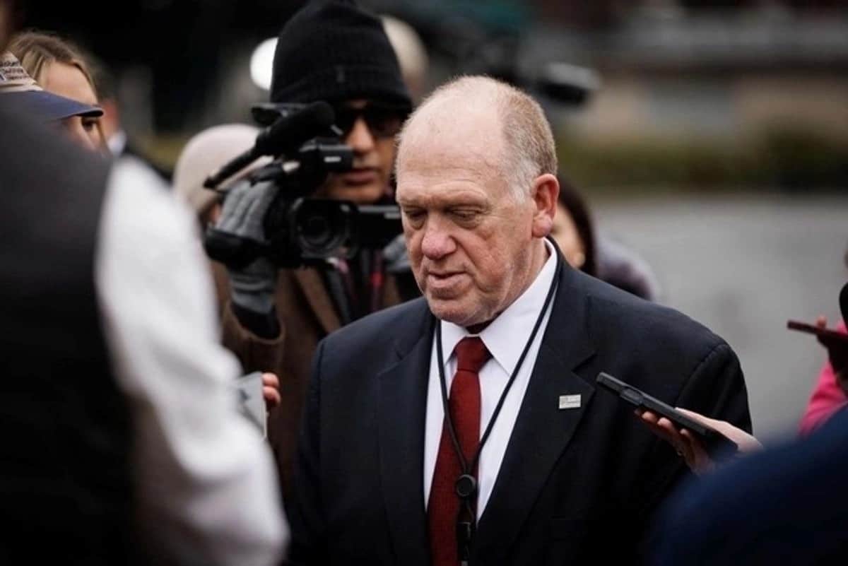 FBI investigó al zar fronterizo de Trump por soborno de 50 mil dólares