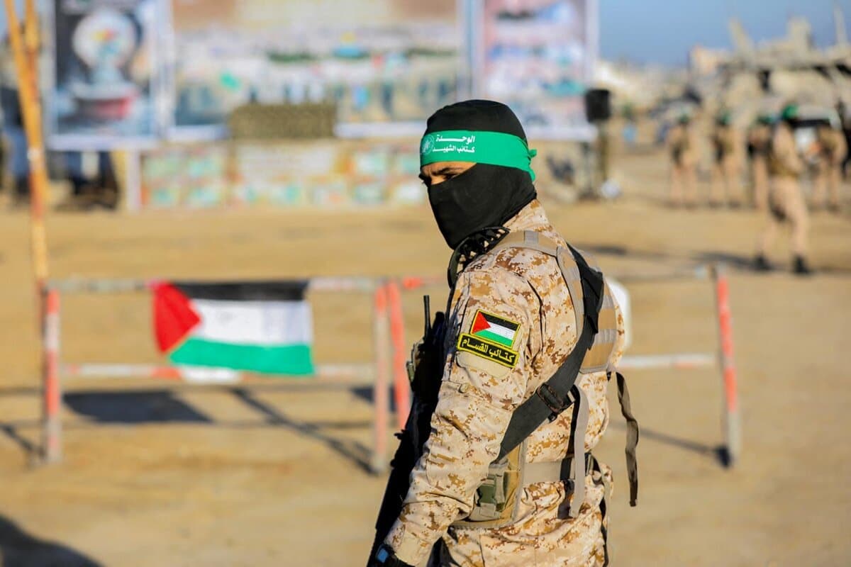 Hamás difunde foto de rehenes en Gaza como advertencia ante ofensiva israelí