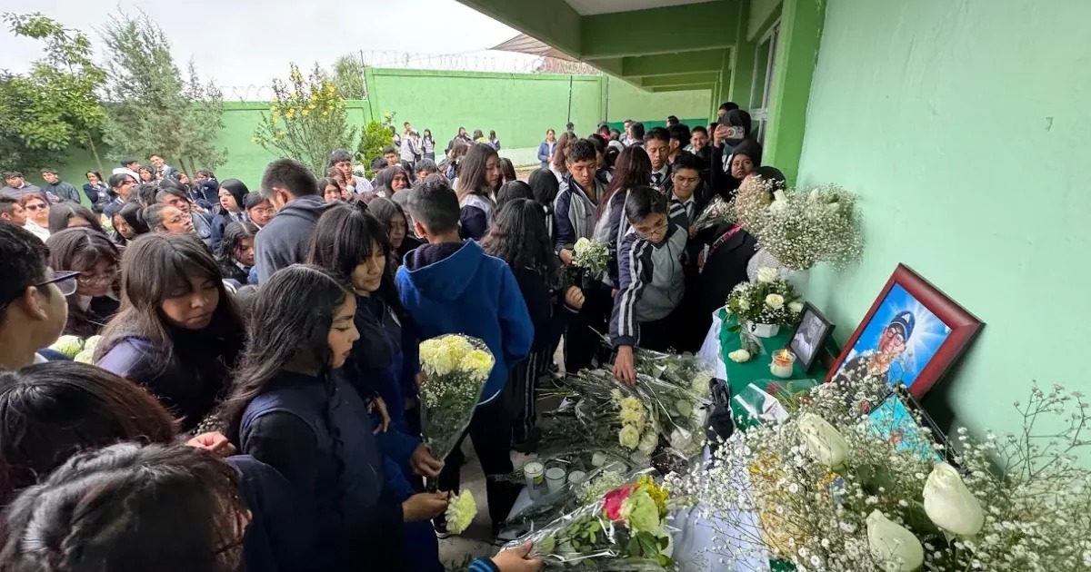 Homenajes en escuelas a víctimas de la explosión en Iztapalapa