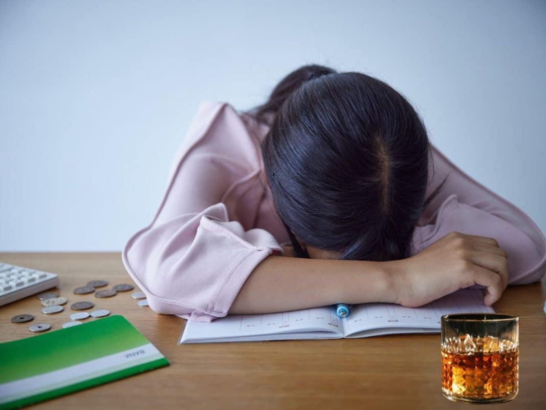 IMSS: personas más vulnerables al alcoholismo y sus riesgos para la salud