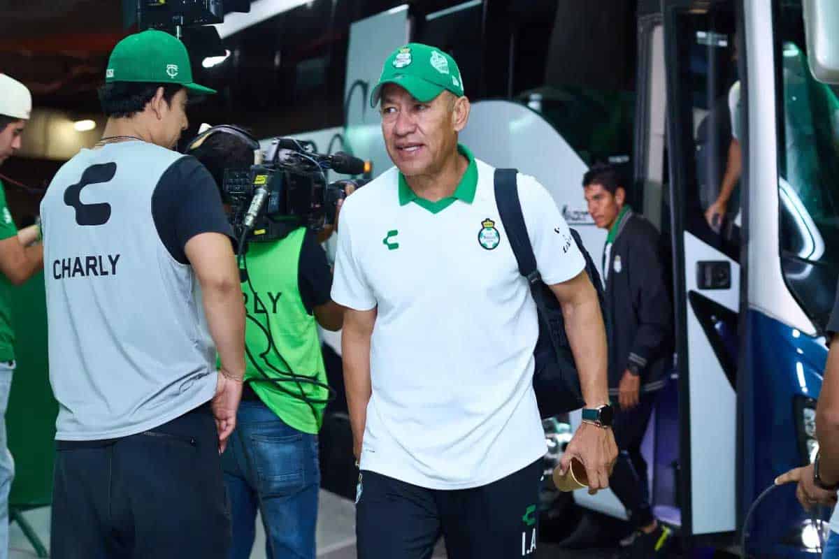 Ignacio Ambriz regresa al Club León como nuevo director técnico Ignacio Ambriz regresa al Club León como nuevo director técnico