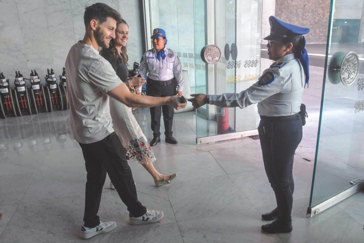 Inhabilitan a empresa de seguridad privada ligada a cierre del INAH Inhabilitan a empresa de seguridad privada ligada a cierre del INAH