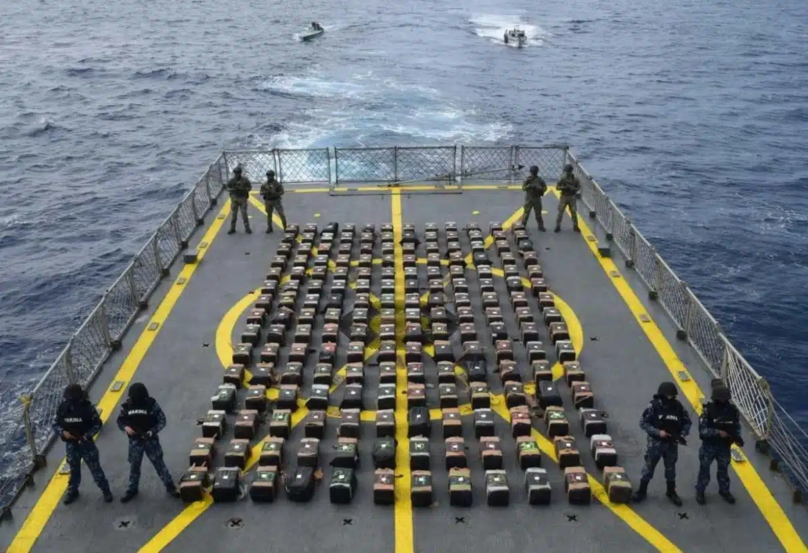 Juez federal cita a contralmirante Farías por red de huachicol y corrupción en aduanas