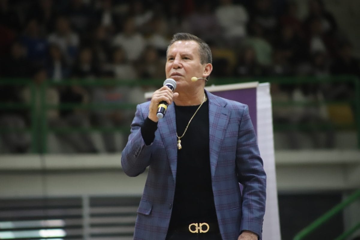 Julio César Chávez advierte- Si Canelo no noquea a Crawford, pierde Julio César Chávez advierte: "Si Canelo no noquea a Crawford, pierde"