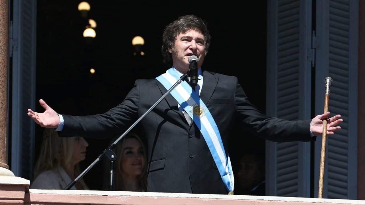 Milei intensifica su campaña: visitas a Santa Fe y Entre Ríos antes del Movistar Arena
