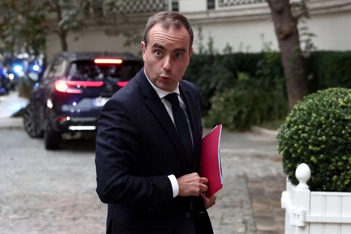 Nuevo primer ministro francés enfrenta moción de censura en su primer día