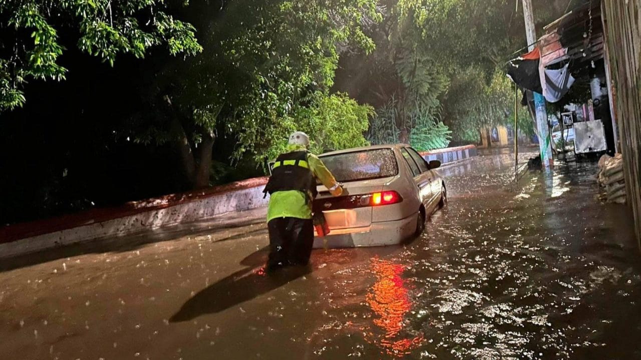 Ocho estados de México bajo alerta por lluvias intensas este martes Ocho estados de México bajo alerta por lluvias intensas este martes