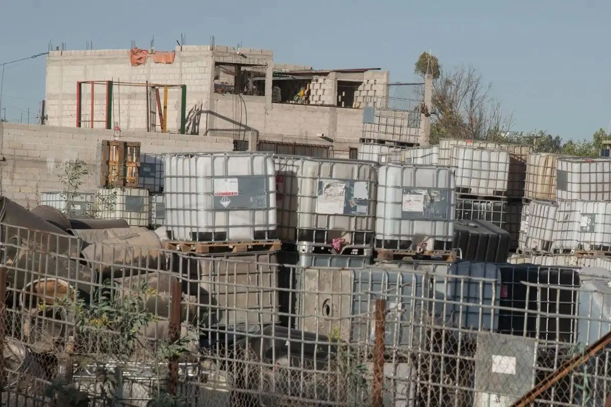 Ordenan captura de 8 ligados a huachicol fiscal en empresa Mefra