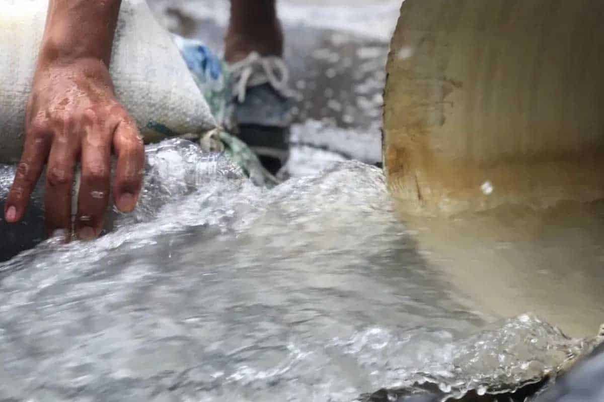 Proponen cárcel y multas millonarias por huachicoleo de agua en México