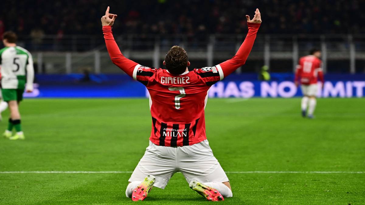 Santiago Giménez Santiago Giménez entre Selección Mexicana y un trueque Milan-Roma