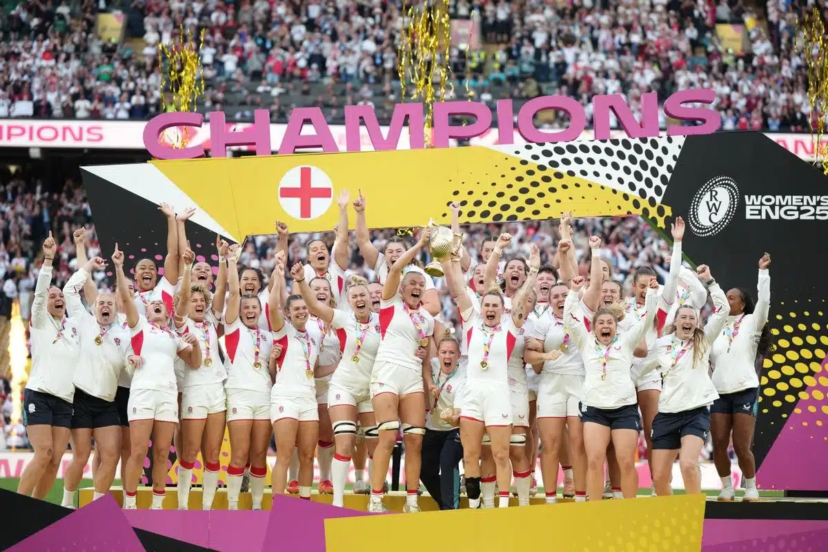 Selección femenil inglesa de rugby se corona campeona mundial