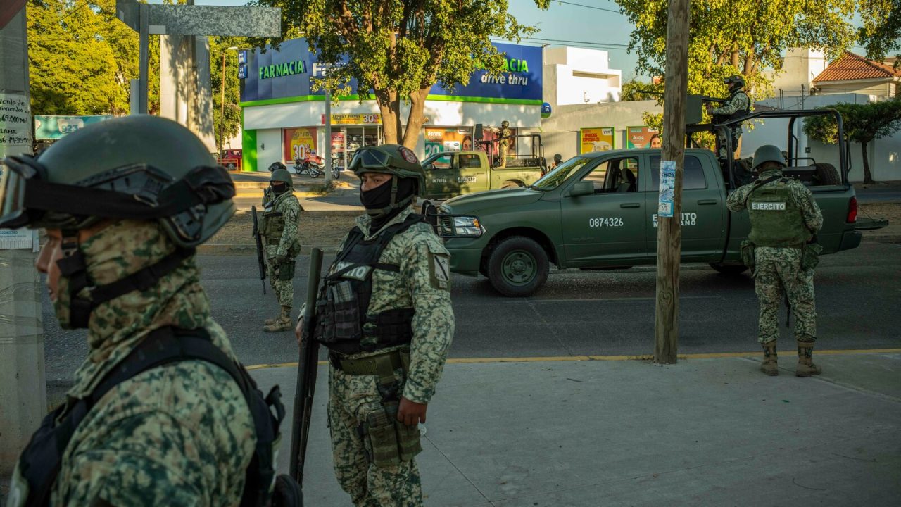 Sheinbaum desmiente acuerdo del Ejército con la CIA para detener capos Sheinbaum desmiente acuerdo del Ejército con la CIA para detener capos