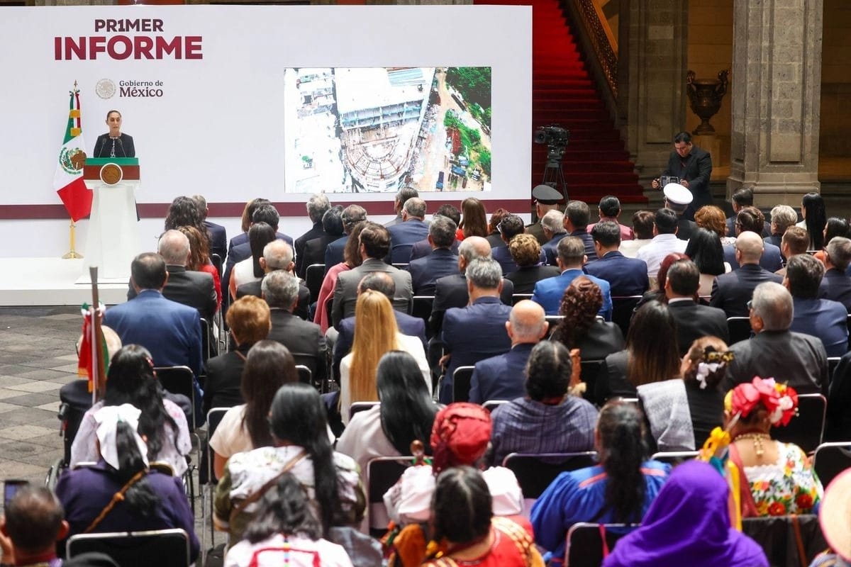 Sheinbaum presume 90% de abasto de medicamentos y más hospitales en 2025