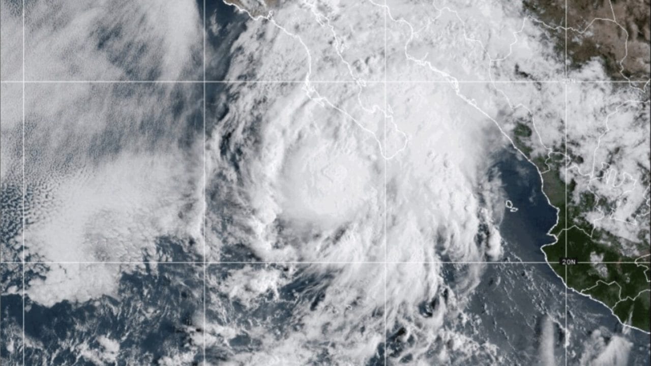 Alerta en Sonora por ciclón "Lorena"; habilitan 144 refugios temporales