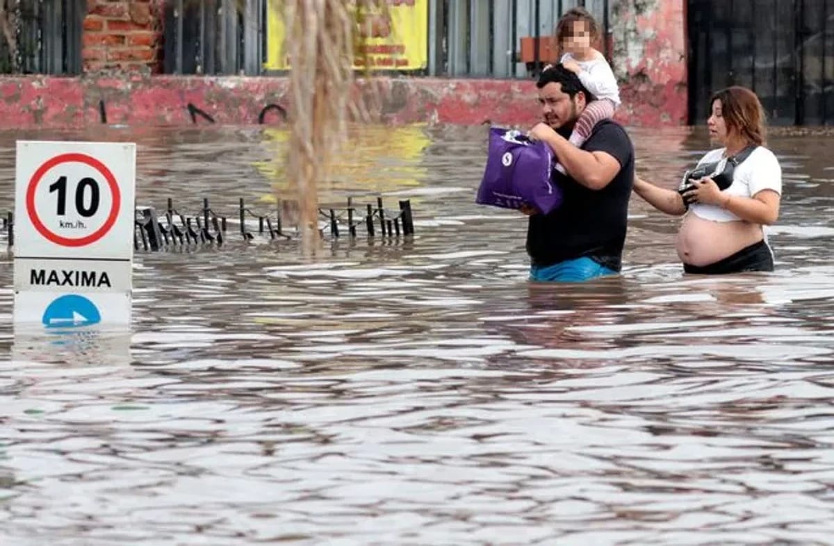Tormentas en México dejan 4 muertos y caos por inundaciones