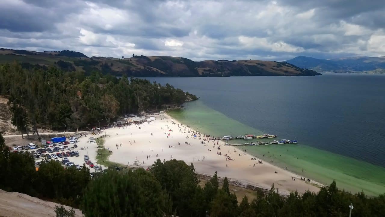 Tota de Boyacá sorprende con la playa de arena blanca más alta de Colombia Tota de Boyacá sorprende con la playa de arena blanca más alta de Colombia