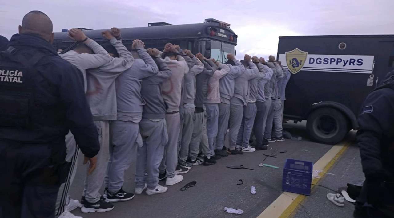 Trasladan a 30 reos de alta peligrosidad de Sinaloa a penal en Chiapas