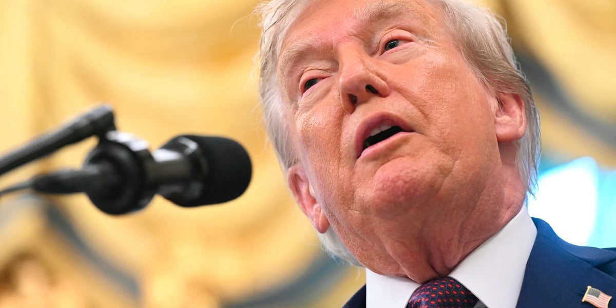 Trump afirma que EU atacó otra embarcación venezolana con drogas