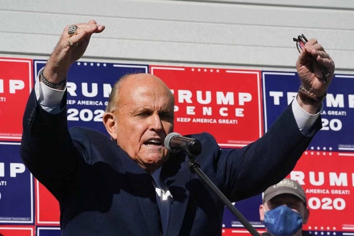 Trump otorgará la Medalla de la Libertad a Rudy Giuliani tras accidente