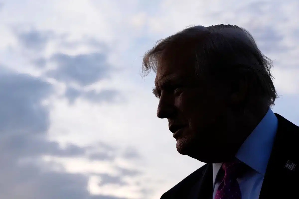 Trump propone que empleados extranjeros capaciten a trabajadores de EE.UU. “por un tiempo” Trump propone que empleados extranjeros capaciten a trabajadores de EE.UU. “por un tiempo”