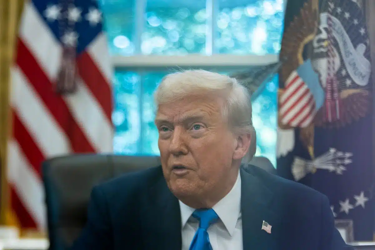 Trump suspende la entrada de ciertos trabajadores extranjeros con visa H-1B