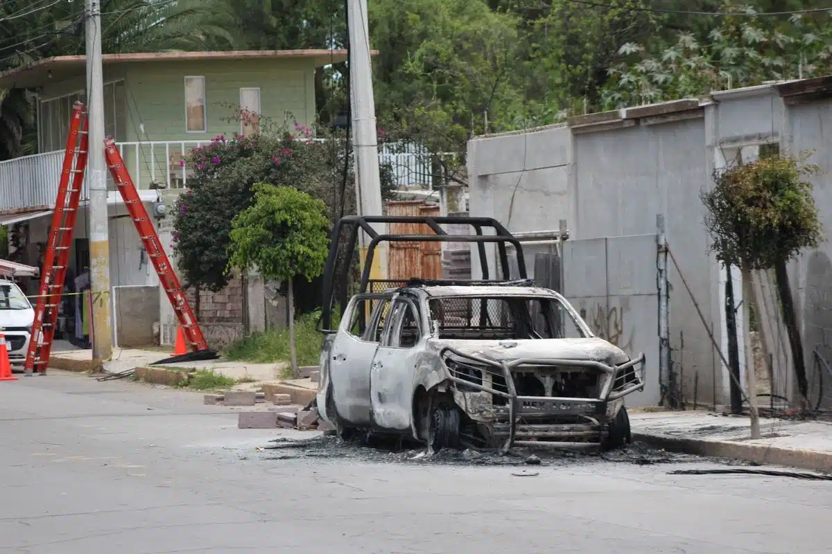 Vecinos de Nextlalpan queman patrulla en protesta por la inseguridad; se reporta un muerto Vecinos de Nextlalpan queman patrulla en protesta por la inseguridad; se reporta un muerto