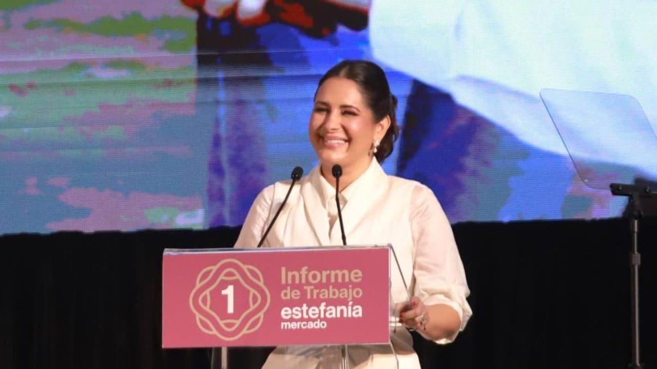 ‘Siempre podemos lograr mas’: Estefanía Mercado presenta su informe en Playa del Carmen