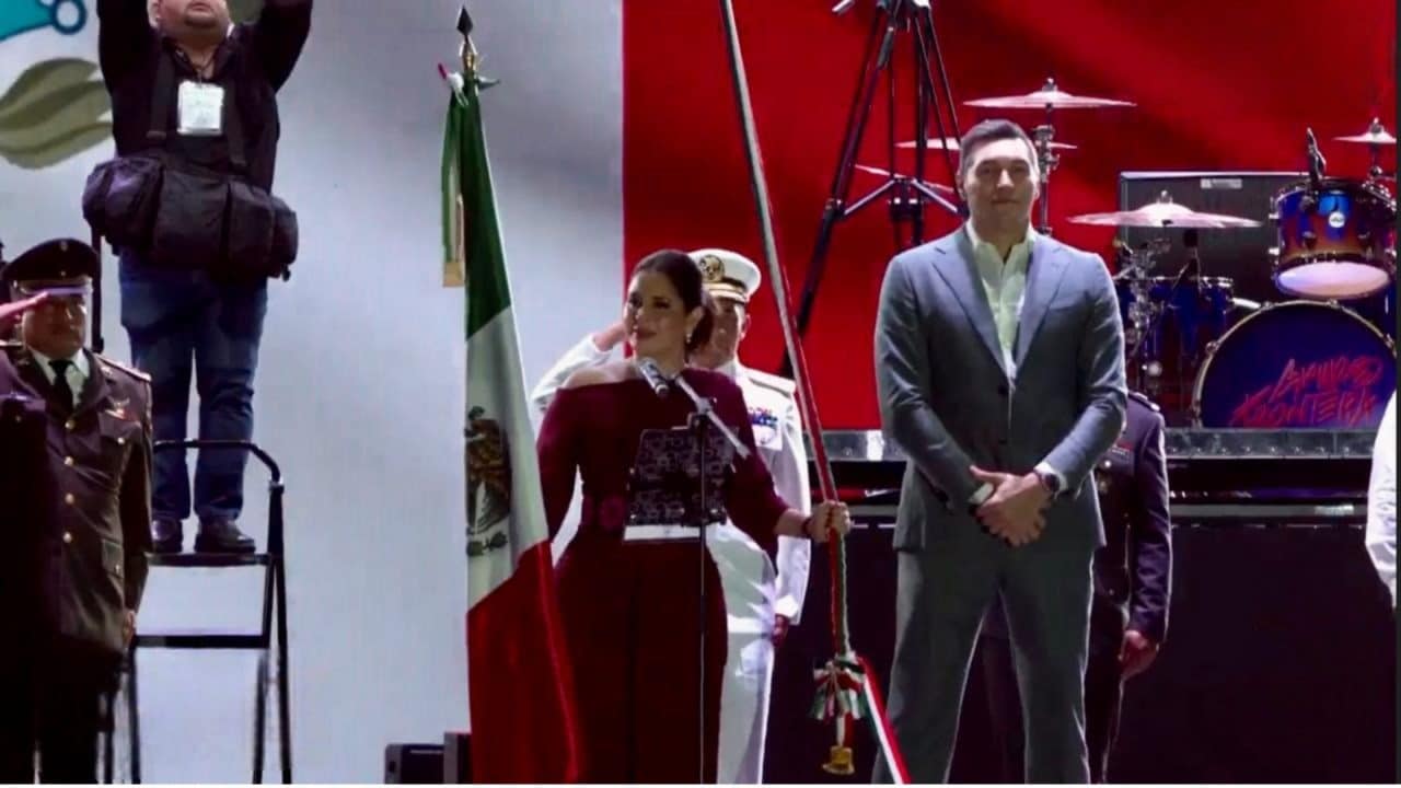 Playa del Carmen: Estefanía Mercado da el Grito y destacala unidad del pueblo mexicano