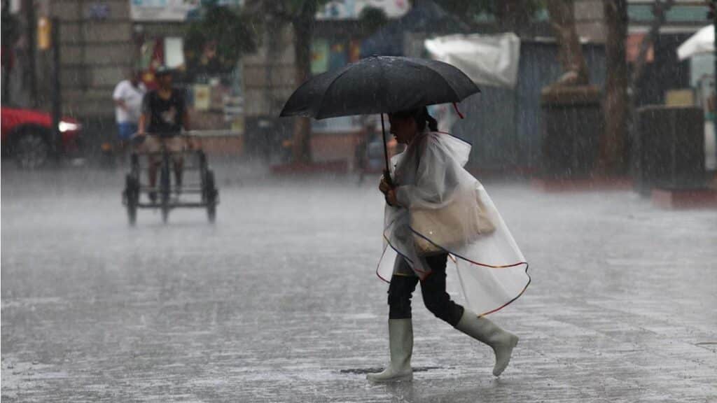 SMN alerta por lluvias intensas y oleaje elevado en varios estados de México