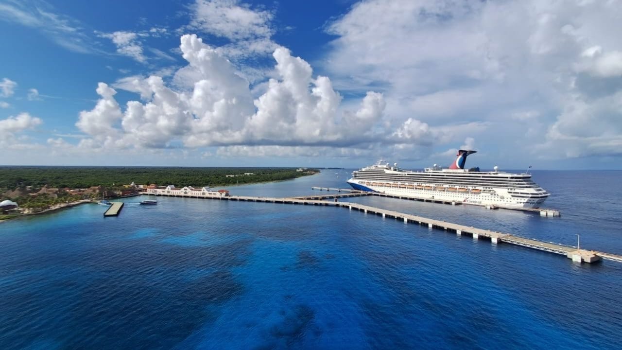 Mahahual crece 12% en cruceristas y se consolida como nuevo polo turístico del Caribe