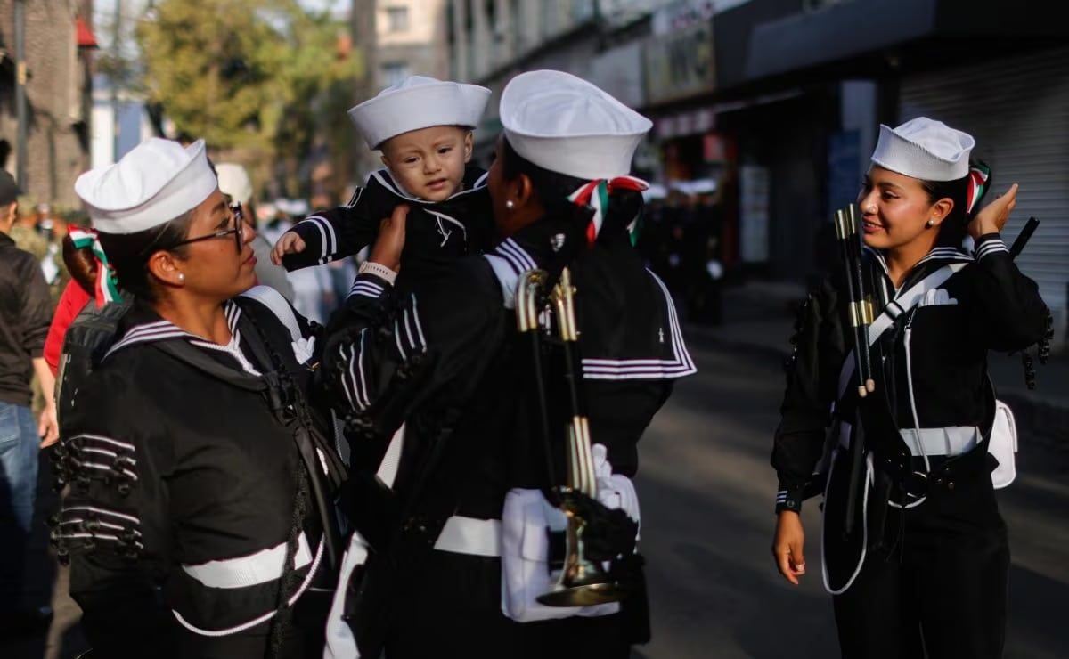 marina_desfile_civico 16 de septiembre: 2 mil 873 marinos marchan en desfile cívico