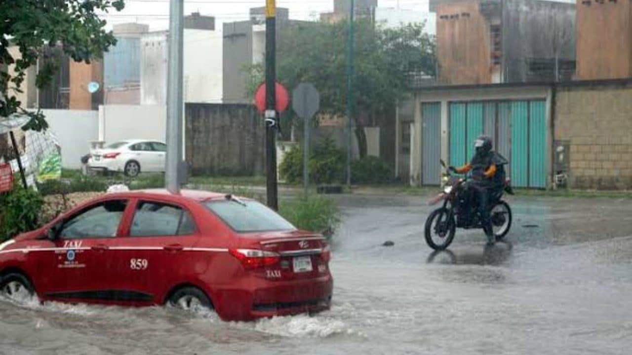 onda-tropical-33-lluvias-quintana-roo