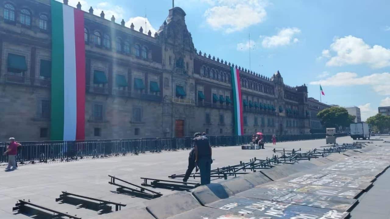 palacio_nacional_blindado_ayotzinapa Palacio Nacional se blinda ante marcha por 11 años del caso de los 43 de Ayotzinapa