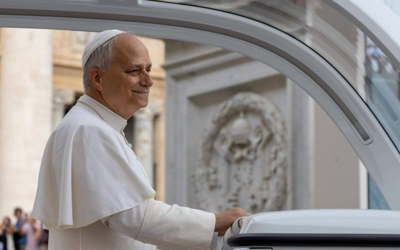 Papa León XIV acepta renuncia de obispo acusado de corrupción y abuso