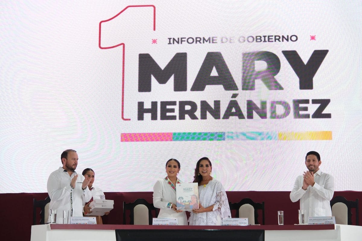 Mary Hernández rinde informe en Carrillo Puerto: “la transformación no se detiene”