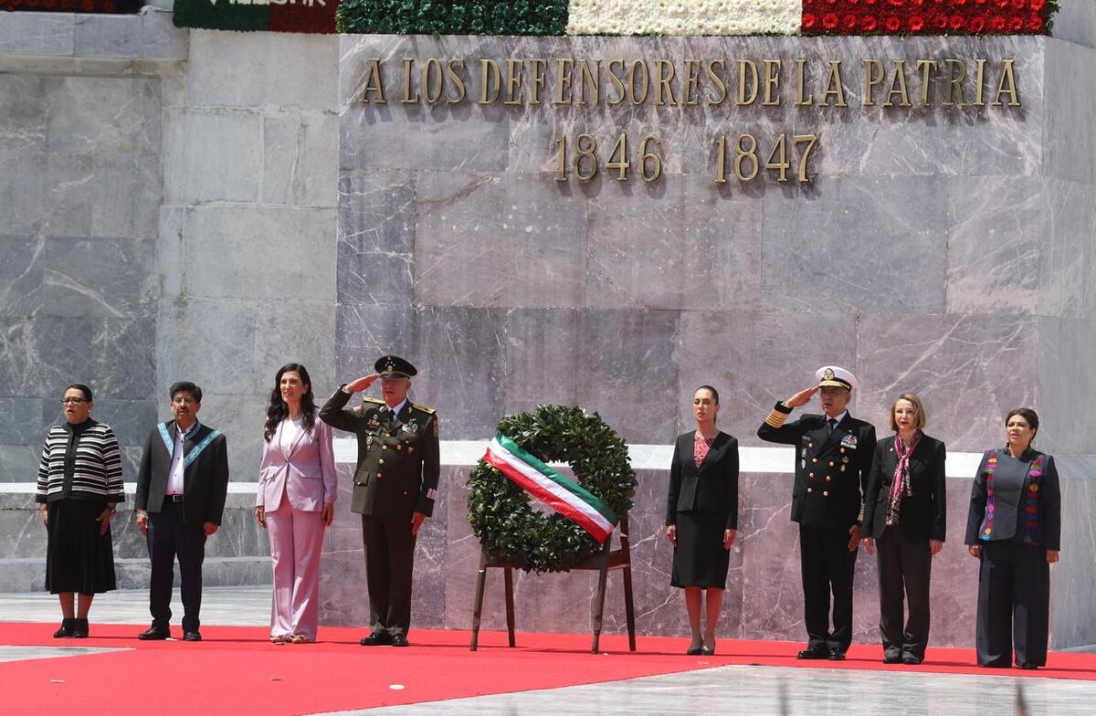 Sheinbaum encabeza homenaje a los Niños Héroes en Chapultepec