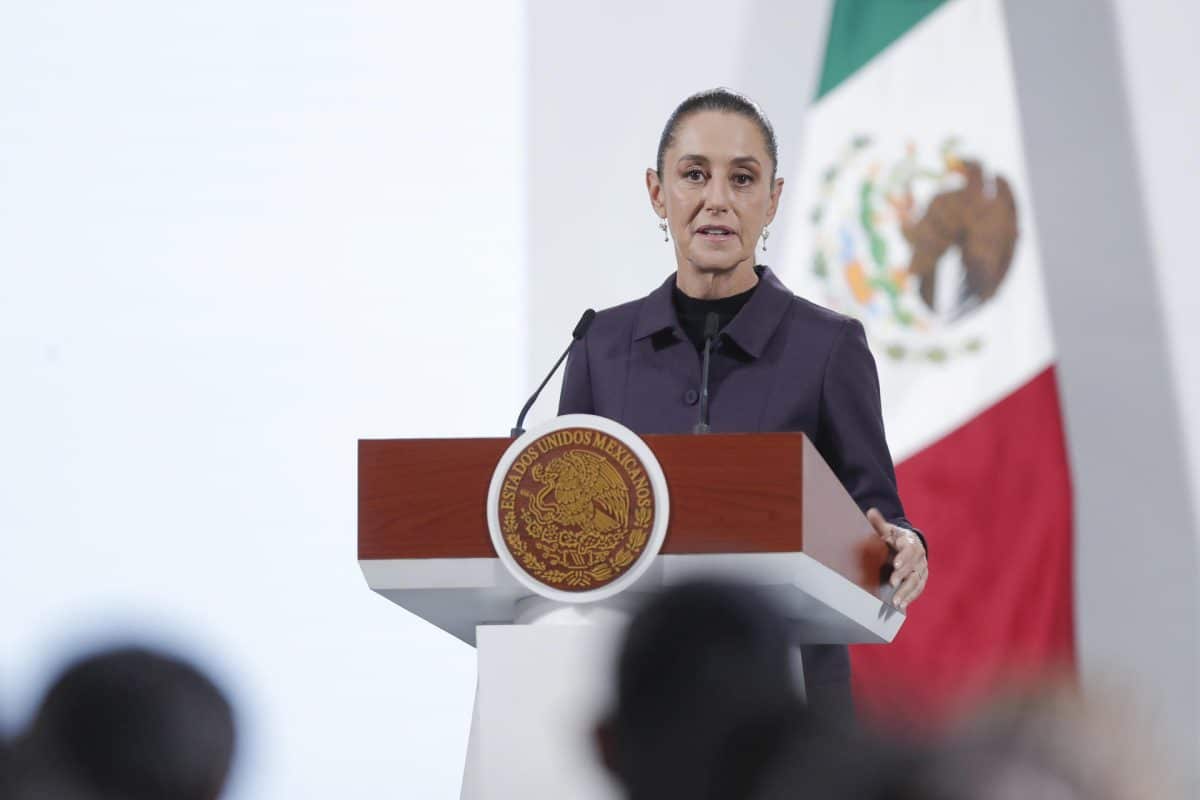 Sheinbaum responsabiliza a empresas por falta de medicamentos tras narcomanta