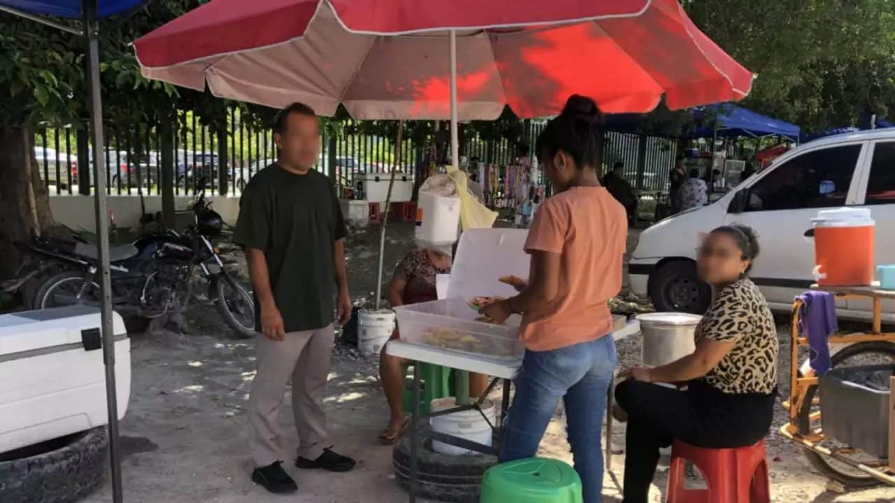 Menos gente busca empleo y más trabaja en la informalidad: Inegi