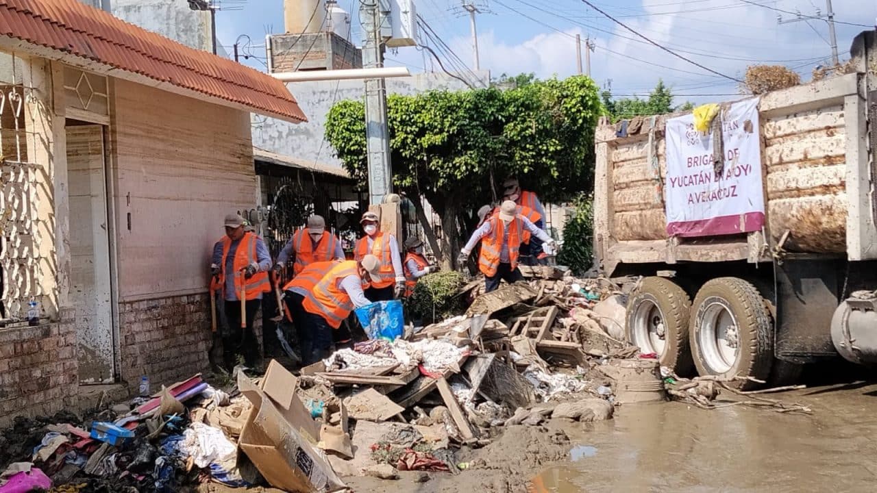 Brigada yucateca en acción tras inundaciones en Veracruz