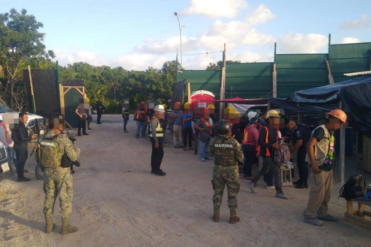 Revisan a trabajadores de construcción en Isla Mujeres con operativo ‘Obra Segura’ Revisan a trabajadores de construcción en Isla Mujeres con operativo ‘Obra Segura’