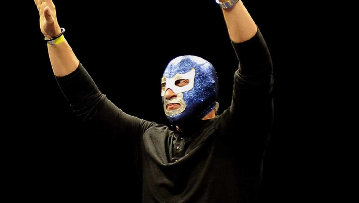 Blue Demon Jr. permanece en terapia intensiva tras accidente automovilístico