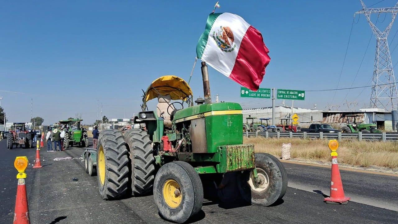 Carreteras afectadas este viernes por bloqueos de agricultores Carreteras afectadas este viernes por bloqueos de agricultores