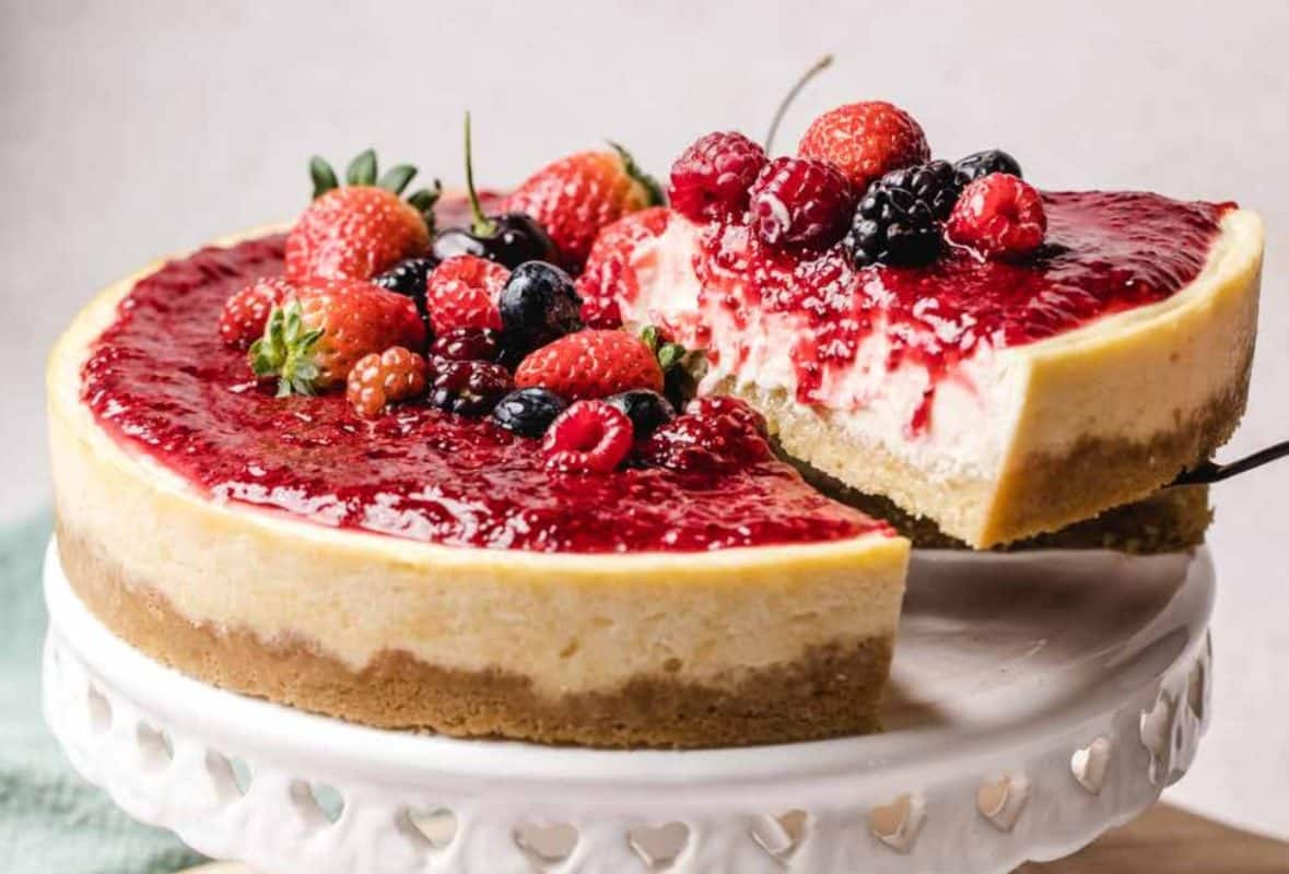 Cheesecake de frutos rojos: receta rápida y fácil