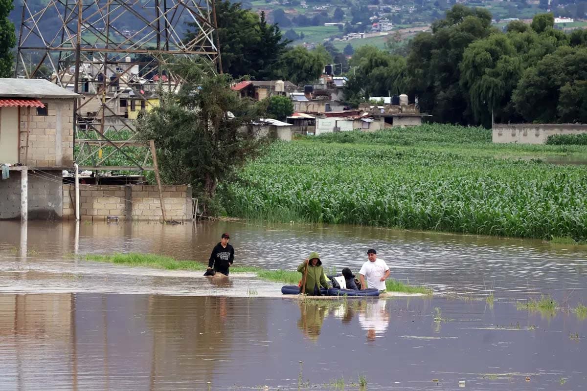 Claudia Sheinbaum reporta 89 mil familias afectadas por inundaciones