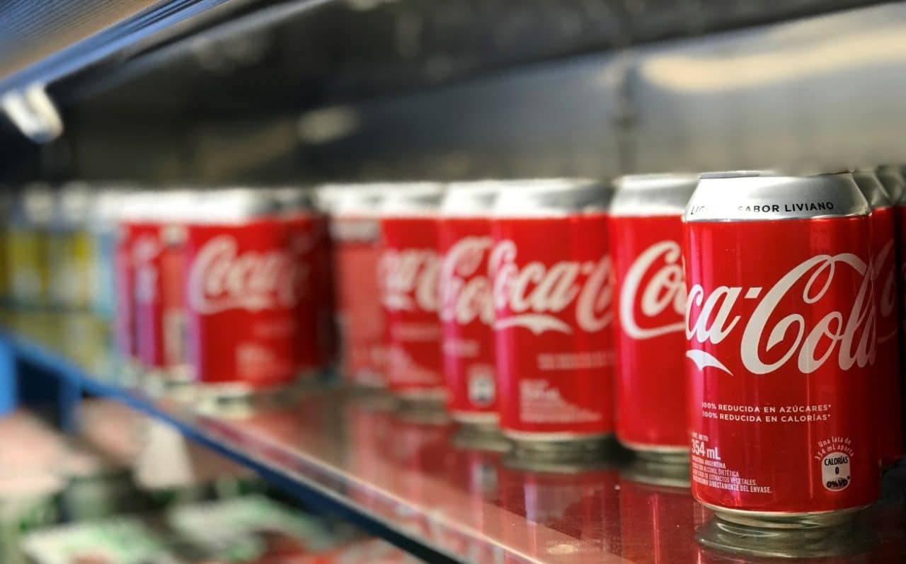 Coca-Cola reducirá 30% las calorías de sus refrescos por alza al IEPS