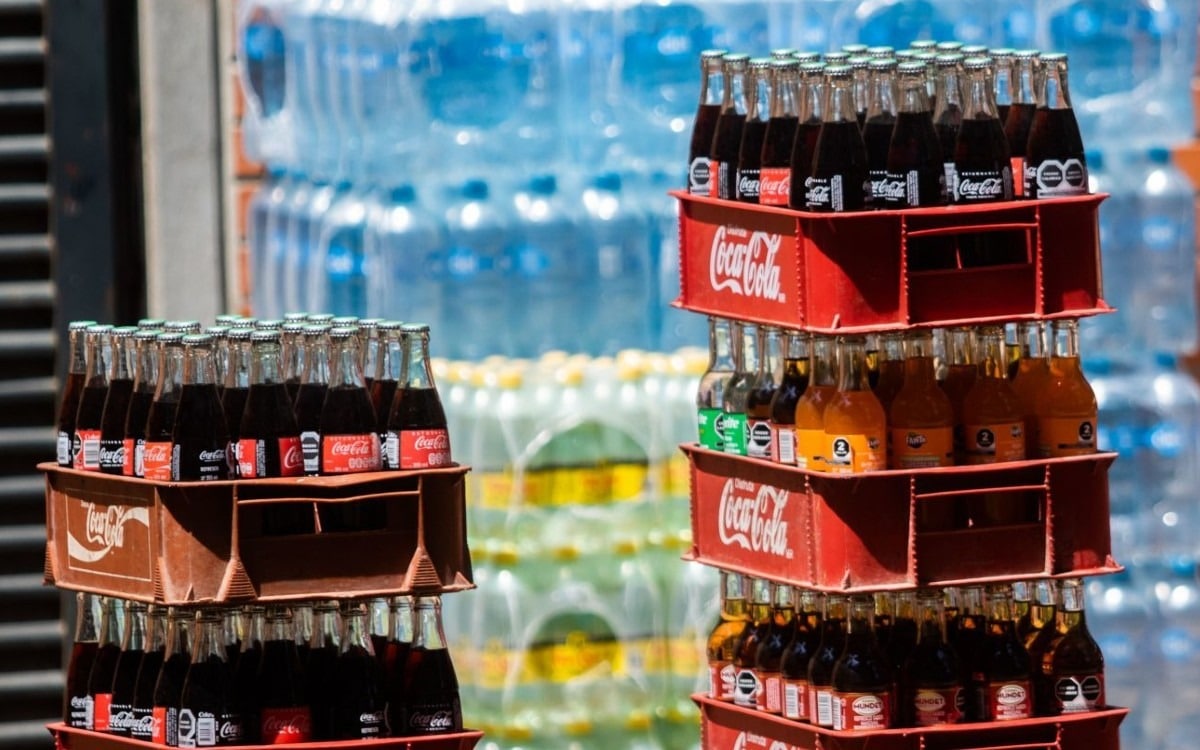 Cofepris vigilará a refresqueras tras acuerdo para reducir azúcar Cofepris vigilará a refresqueras tras acuerdo para reducir azúcar