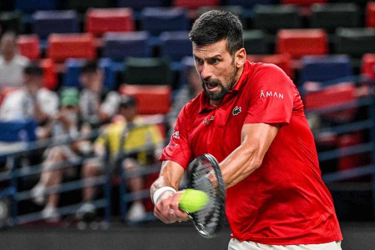 Djokovic vence el calor y avanza a semifinales del Masters de Shanghái