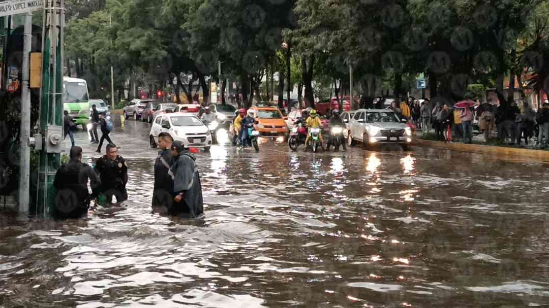 Dos muertos y fuertes afectaciones por lluvias en México