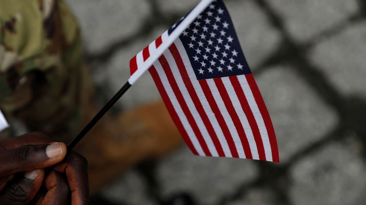 EEUU cambia sus reglas migratorias 2025: ciudadanía, visa H-2A y permisos humanitarios