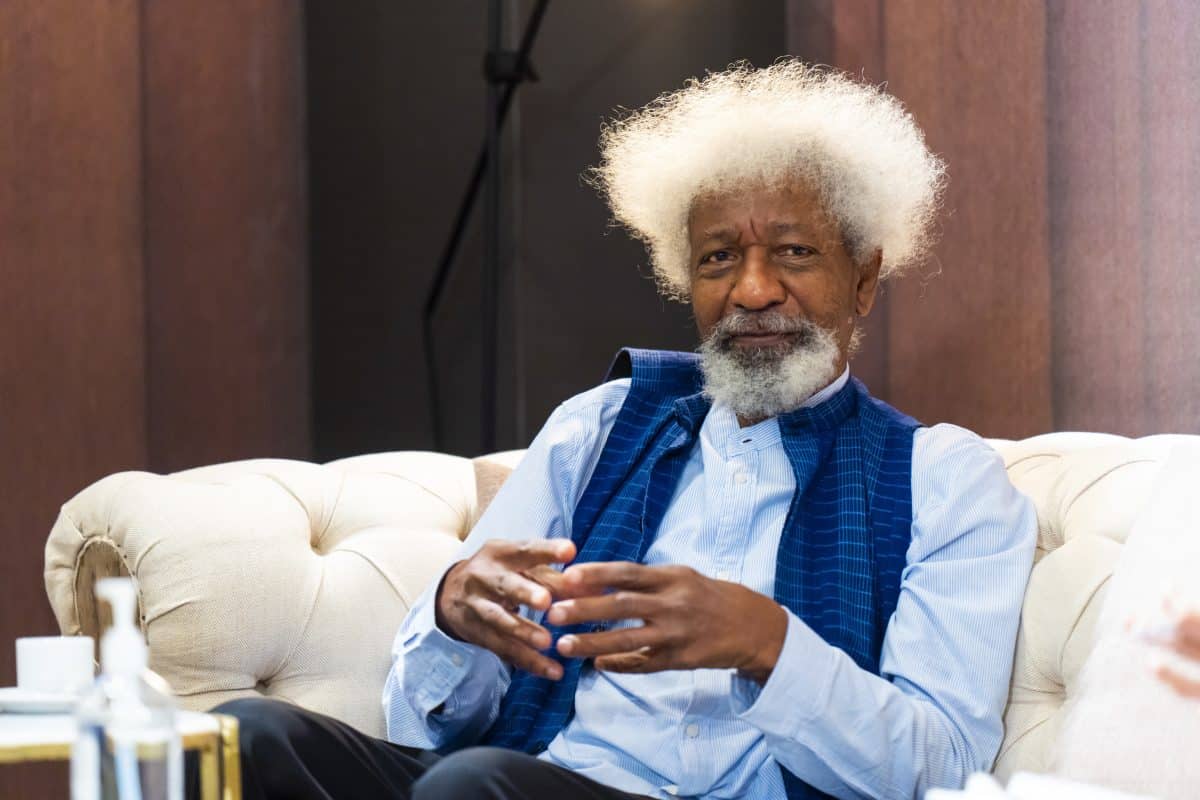 EU revoca la visa de Wole Soyinka, ganador del Nobel de Literatura